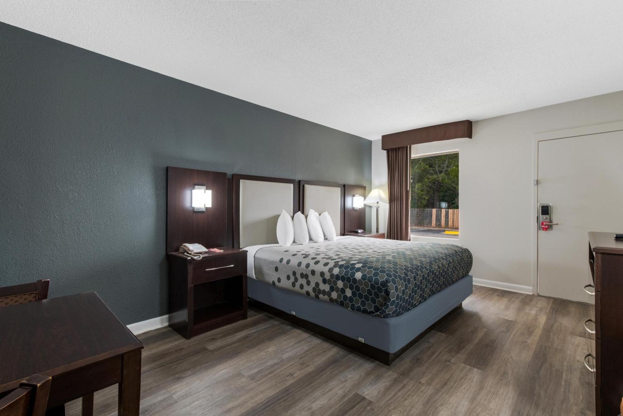 Econo Lodge Cheraw Market Street Bagian luar foto