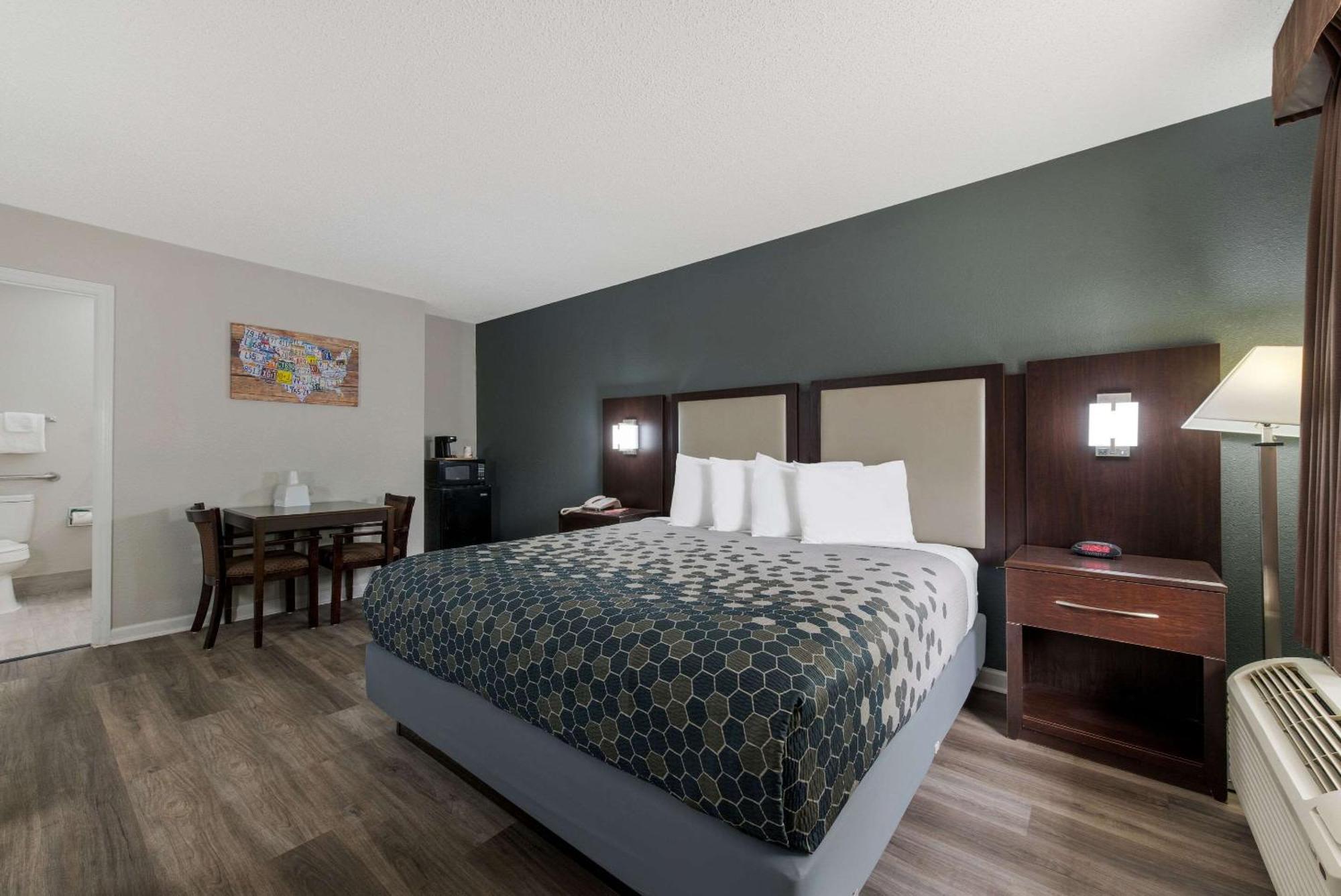 Econo Lodge Cheraw Market Street Bagian luar foto