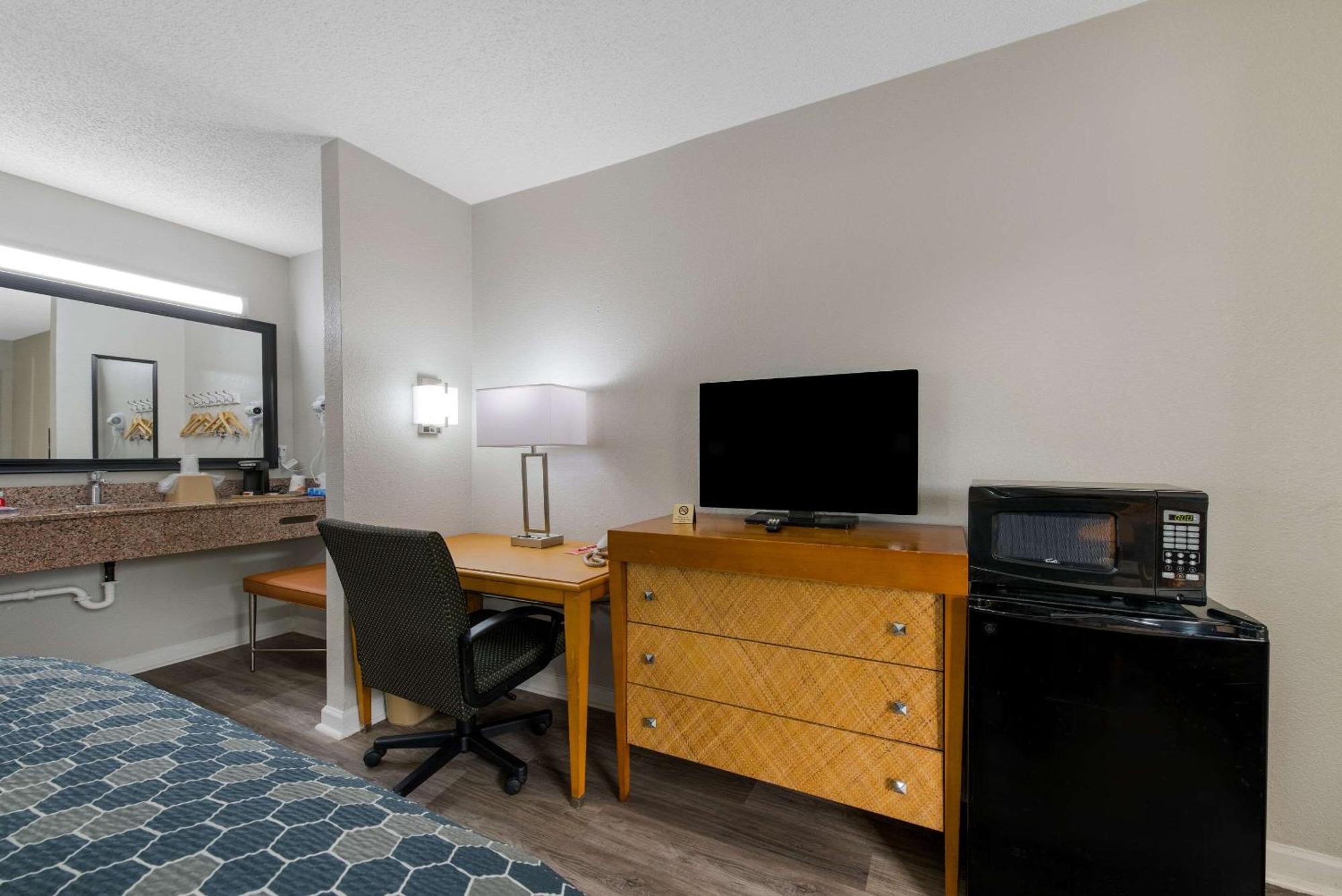 Econo Lodge Cheraw Market Street Bagian luar foto